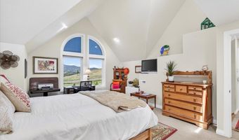 39 E Valley View Rd, Ashland, OR 97520