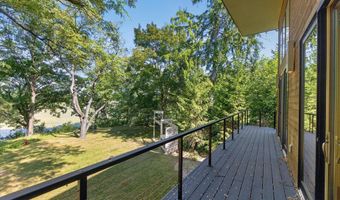 4061 Thornoaks Dr, Ann Arbor, MI 48104