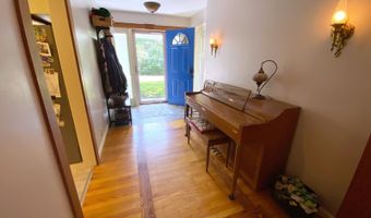 76 Mulligan Rd, Athens, OH 45701