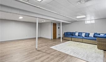 70 Baldwin Orchard Dr, Cranston, RI 02920