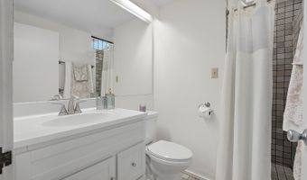 1789 Laukahi St, Honolulu, HI 96821