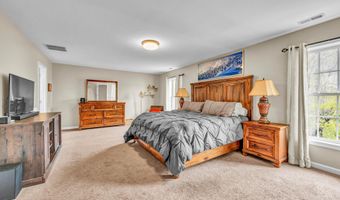 45 Pocono Ln 10, Danbury, CT 06810