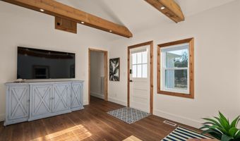 292 Narrow Shore Rd, Aydlett, NC 27916
