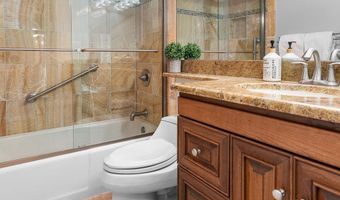 1101 S ARLINGTON RIDGE Rd 214, Arlington, VA 22202