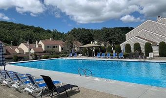 54 Deer Run 54, Bethel, CT 06801