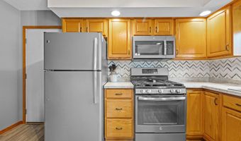 405 W GREENFIELD Ave, Algoma, WI 54201