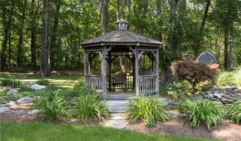 86 Wickham Rd, North Kingstown, RI 02852