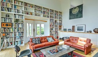 25 Fort Hill Rd, Bristol, RI 02809