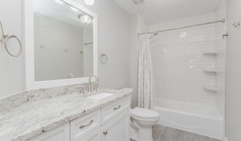 3 BLACKWOLF Ct, Algonquin, IL 60102
