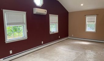 18 Beach Park Rd, Clinton, CT 06413