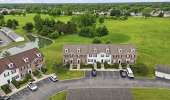 1075 Shady Lake Dr, Columbus, OH 43228