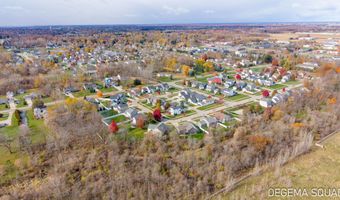 10902 Woodedge Dr, Allendale, MI 49401