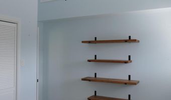20 E MALLARD Dr E, Berlin, MD 21811