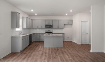 959 Misty Creek Dr, Aberdeen, NC 28315