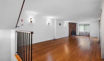 54 Voyagers Ln 54, Ashland, MA 01721