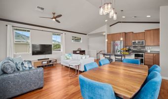 35 Pakau Pl, Kahului, HI 96732