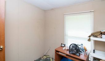 941 E Clayton Rd, Alderson, WV 24910