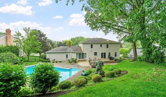 17 Greyledge Dr, Albany, NY 12211