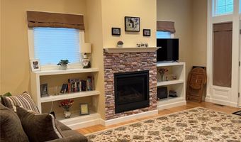 10 Juniper Pl 10, Bohemia, NY 11716