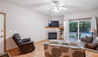 909 7th Ave SE 6, Altoona, IA 50009