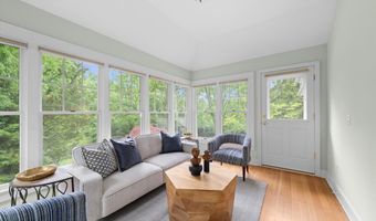 340 Orchard Hills Dr, Ann Arbor, MI 48104