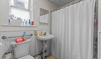 233 Pearl St, Burlington, VT 05401