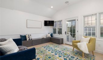 5 Morgan Ct, Lincoln, RI 02865