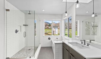 593 Crowson Rd, Ashland, OR 97520