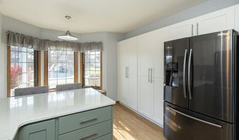 806 SE Kensington Rd, Ankeny, IA 50021