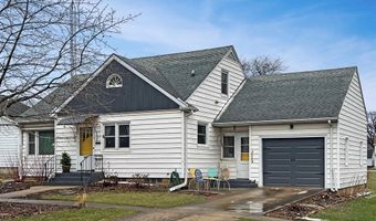 513 3rd Ave, Ackley, IA 50601