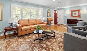 4429 NEPTUNE Dr, Alexandria, VA 22309