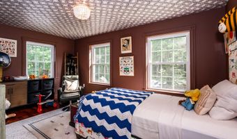 20 Babbidge Rd, Falmouth, ME 04105