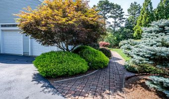 7 Mizzen Ln, Bourne, MA 02532