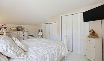 33 Airy Acres Dr, Glocester, RI 02814