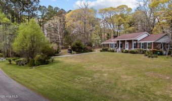 512 Raymond Dr, Arapahoe, NC 28510