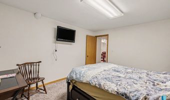 208 E Short St, Beresford, SD 57004
