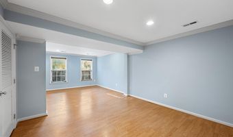 8245 LAMBERTS Ln, Alexandria, VA 22309