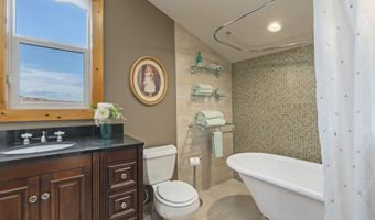 52 Road 8UC, Clark, WY 82435