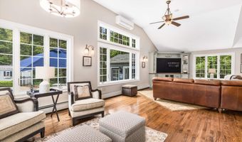 76 Plummer Rd, Bedford, NH 03110