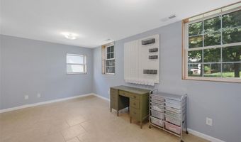 318 Windyoak Dr, Ballwin, MO 63021
