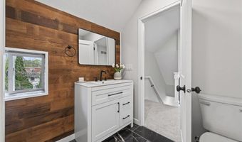 656 Madison St, Anoka, MN 55303