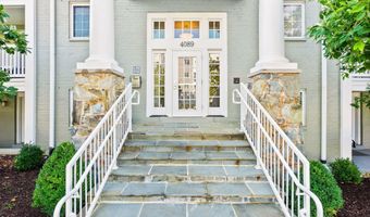 4089 S FOUR MILE RUN Dr 201, Arlington, VA 22204