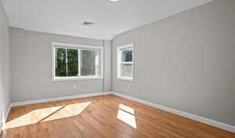 20 Maple Ct, Hopkinton, RI 02804