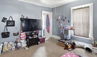 82 Hampshire St, Auburn, ME 04210