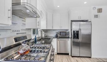 201 Maiden Ln, Bergenfield, NJ 07621