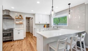 3602 SOUTH Pl #2, Alexandria, VA 22309