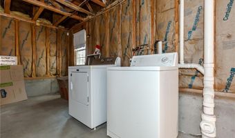 136 Hope Hill Ter, Cranston, RI 02921