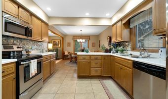 1114 Packard PL Pl, Auburn, IN 46706