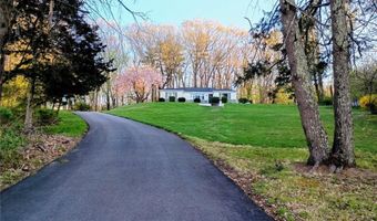6 Old Pound Hill Rd, North Smithfield, RI 02896