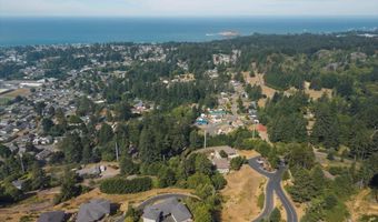 7774 Zoe Dr, Brookings, OR 97415
